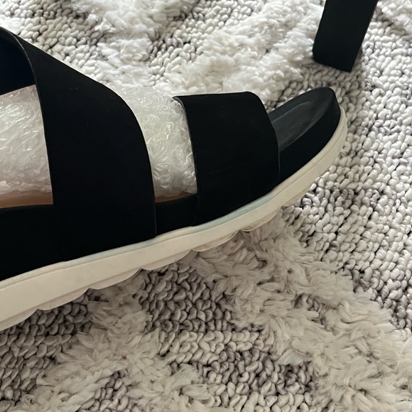 Comfortiva Memory Foam Black Open-Toed Wedge Sandal - Picture 10 of 11